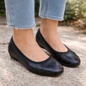 Vionic SZ 8.5 Caroll Ballet Flat in Black Leather